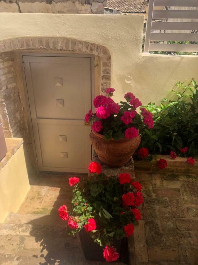 Anemomilos Jacuzzi Suite Corfu  Экстерьер фото